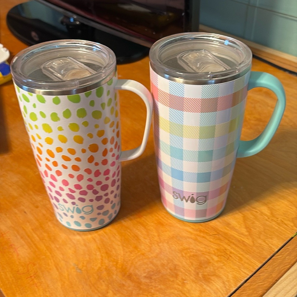 Two swig coffee mugs